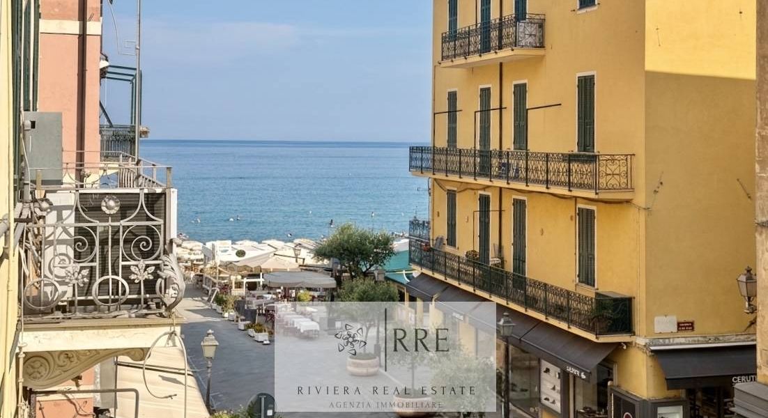 Gioiello nel cuore di Alassio: VISTA MARE Ristrutturato a 30 metri dalla spiaggia