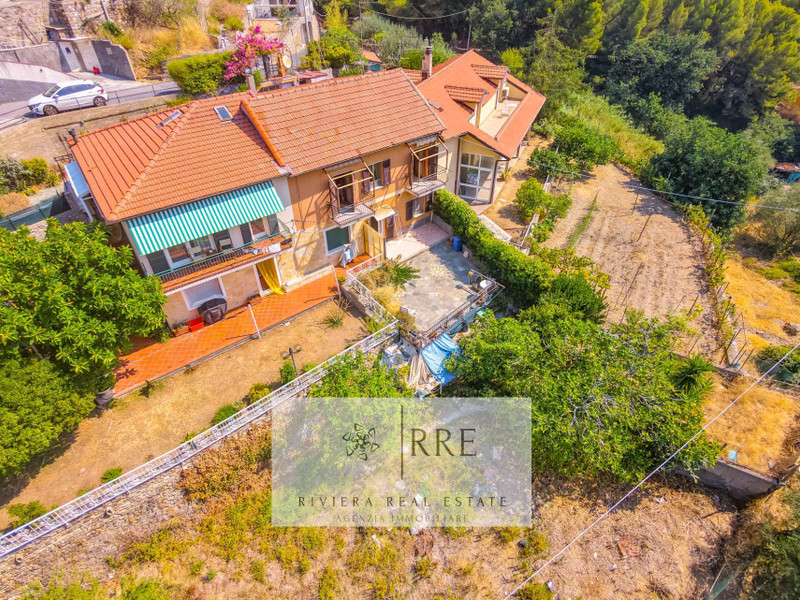 Village townhouse with garden in Regione Fenarina, Liguria